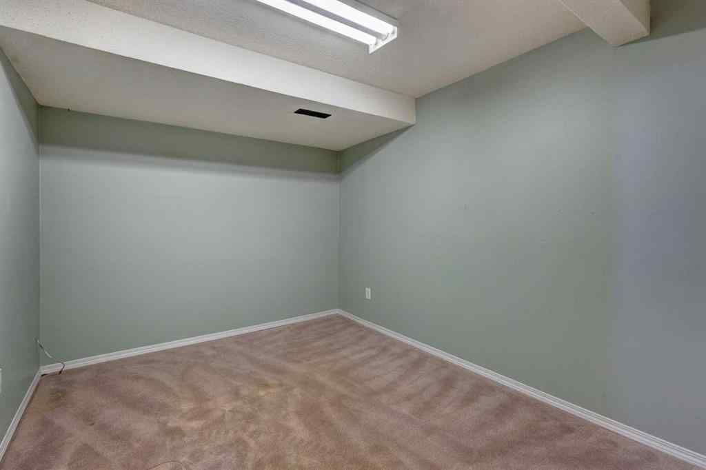 MLS® A2246914 - 27 Castleridge Road NE in Castleridge Calgary, Residential