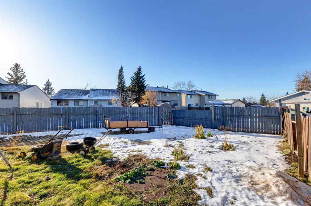 MLS® A2246914 - 27 Castleridge Road NE in Castleridge Calgary, Residential