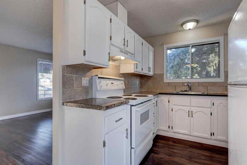MLS® A2246914 - 27 Castleridge Road NE in Castleridge Calgary, Residential