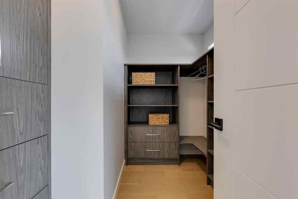 MLS® A2246928 - 941 38 Street SW in Rosscarrock Calgary, Residential