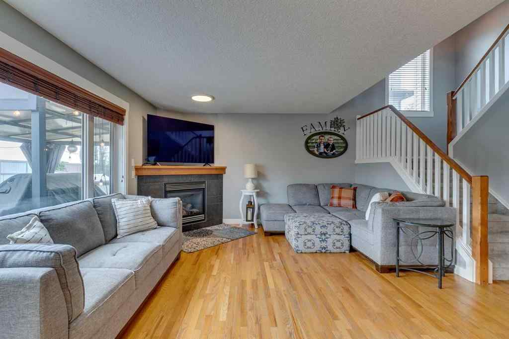 MLS® A2246943 - 276 Oakmere Close   in Westmere Chestermere, Residential