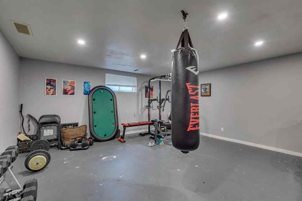 MLS® A2246943 - 276 Oakmere Close   in Westmere Chestermere, Residential