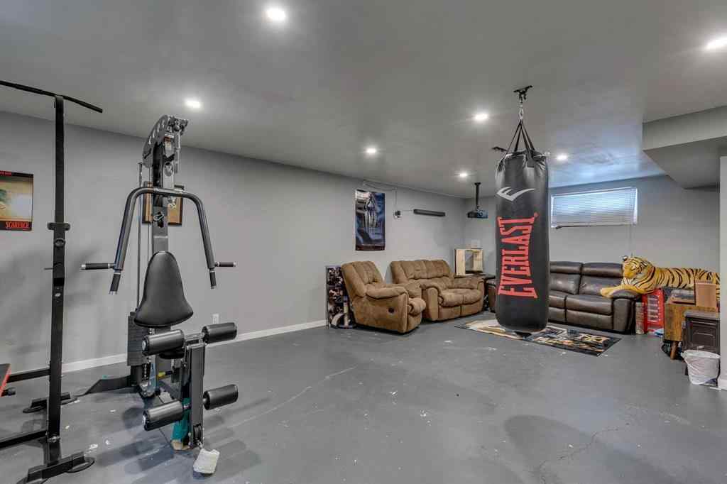 MLS® A2246943 - 276 Oakmere Close   in Westmere Chestermere, Residential