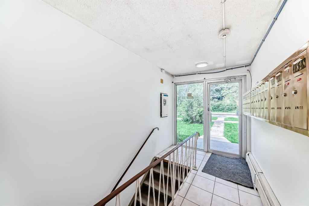 MLS® A2246949 - Unit #303 4328 4 Street NW in Highland Park Calgary, Residential