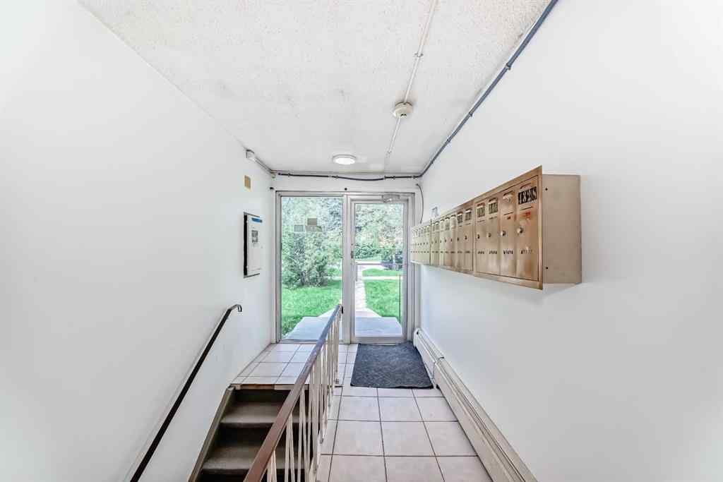 MLS® A2246949 - Unit #303 4328 4 Street NW in Highland Park Calgary, Residential
