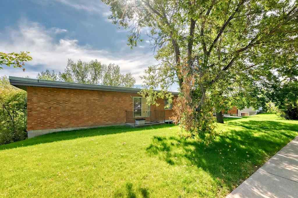 MLS® A2246949 - Unit #303 4328 4 Street NW in Highland Park Calgary, Residential