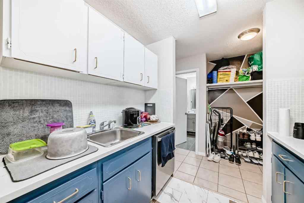 MLS® A2246949 - Unit #303 4328 4 Street NW in Highland Park Calgary, Residential