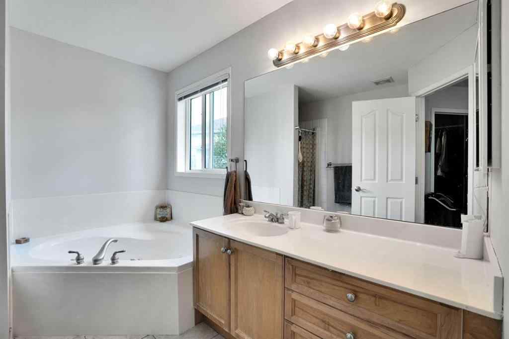 MLS® A2246956 - 521 Rocky Ridge View NW in Rocky Ridge Calgary, Residential