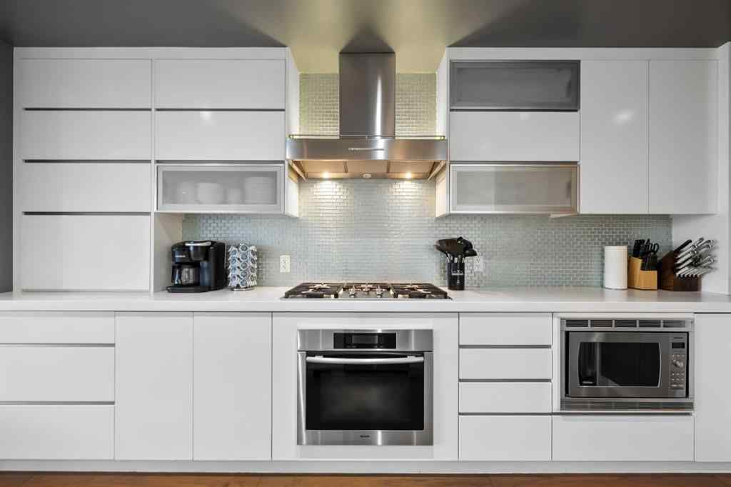 MLS® A2246959 - 2217 17 Street SW in Bankview Calgary, Residential
