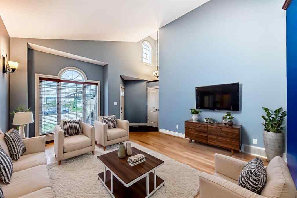 MLS® A2246961 - 228 Kingston Way SE in Kings Heights Airdrie, Residential