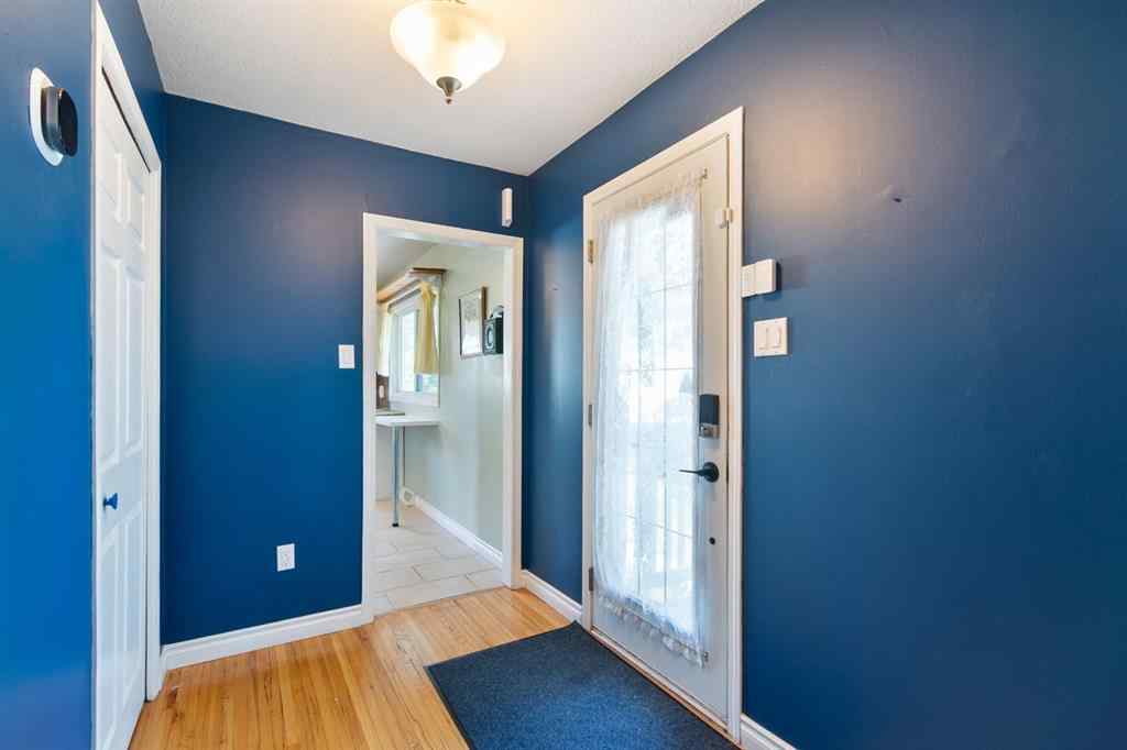MLS® A2246969 - 5621 50 Street  in NONE Olds, Residential