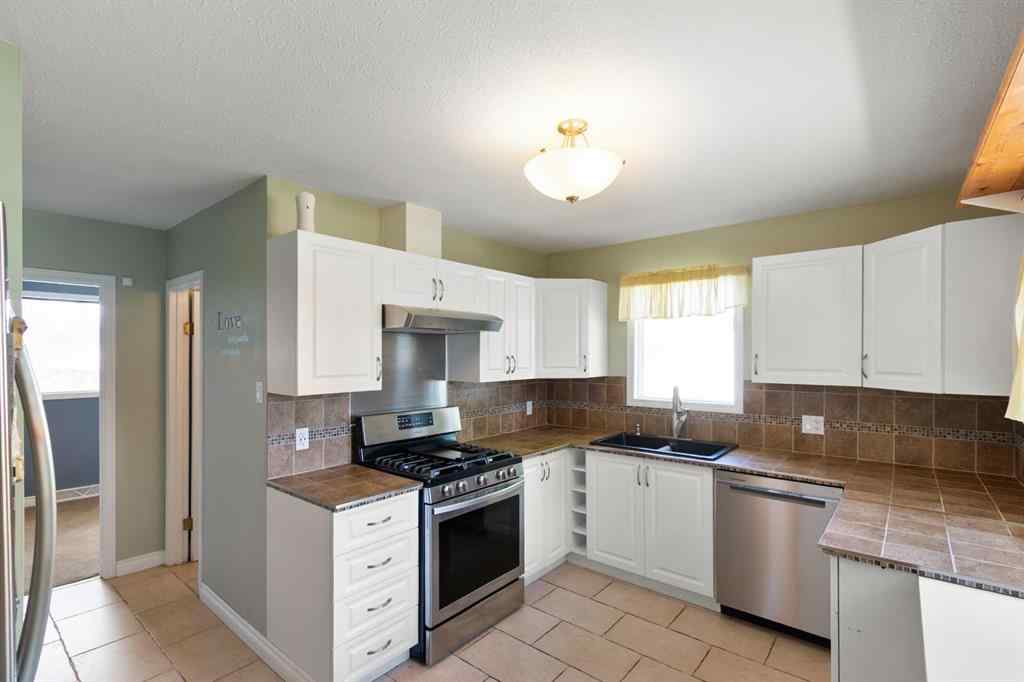 MLS® A2246969 - 5621 50 Street  in NONE Olds, Residential