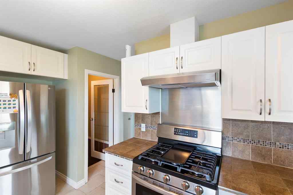MLS® A2246969 - 5621 50 Street  in NONE Olds, Residential
