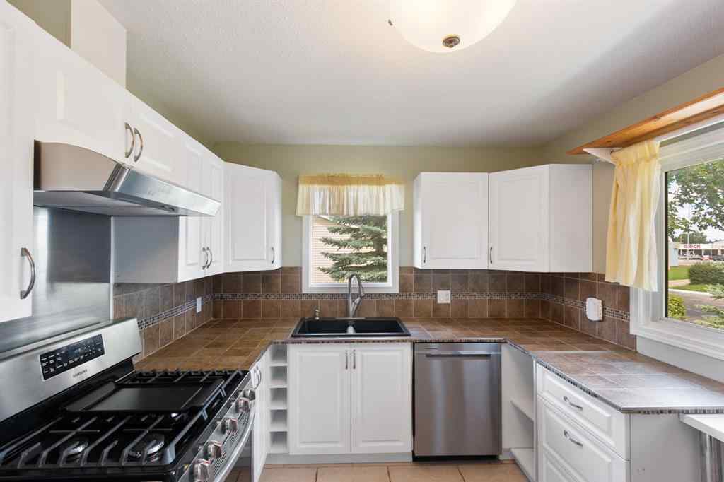MLS® A2246969 - 5621 50 Street  in NONE Olds, Residential