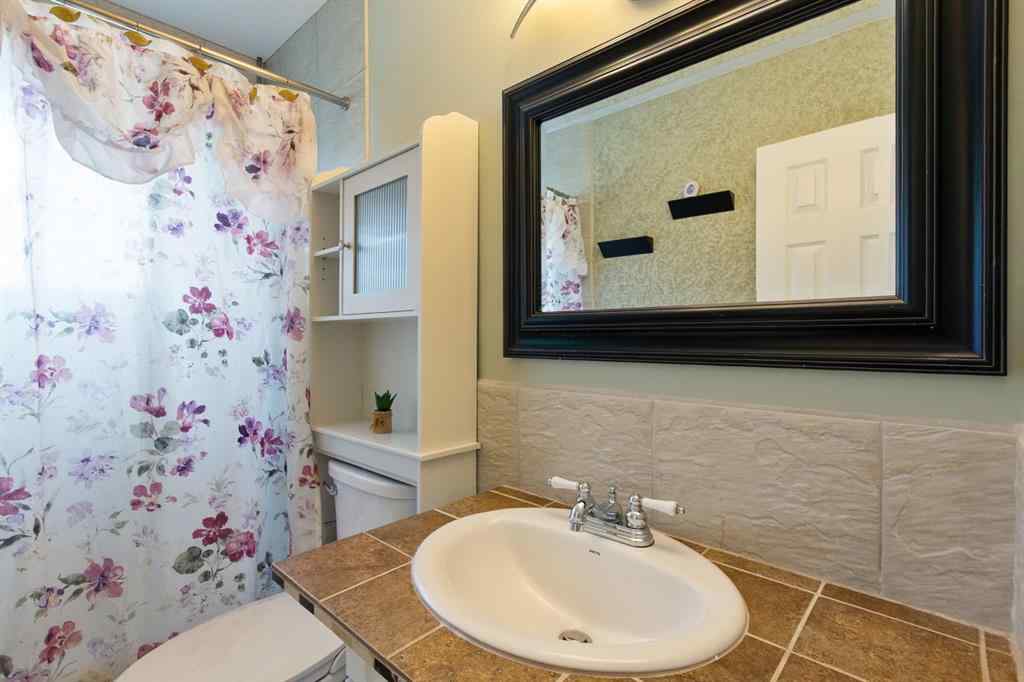 MLS® A2246969 - 5621 50 Street  in NONE Olds, Residential