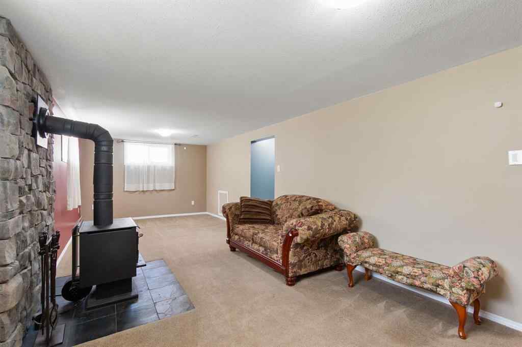 MLS® A2246969 - 5621 50 Street  in NONE Olds, Residential
