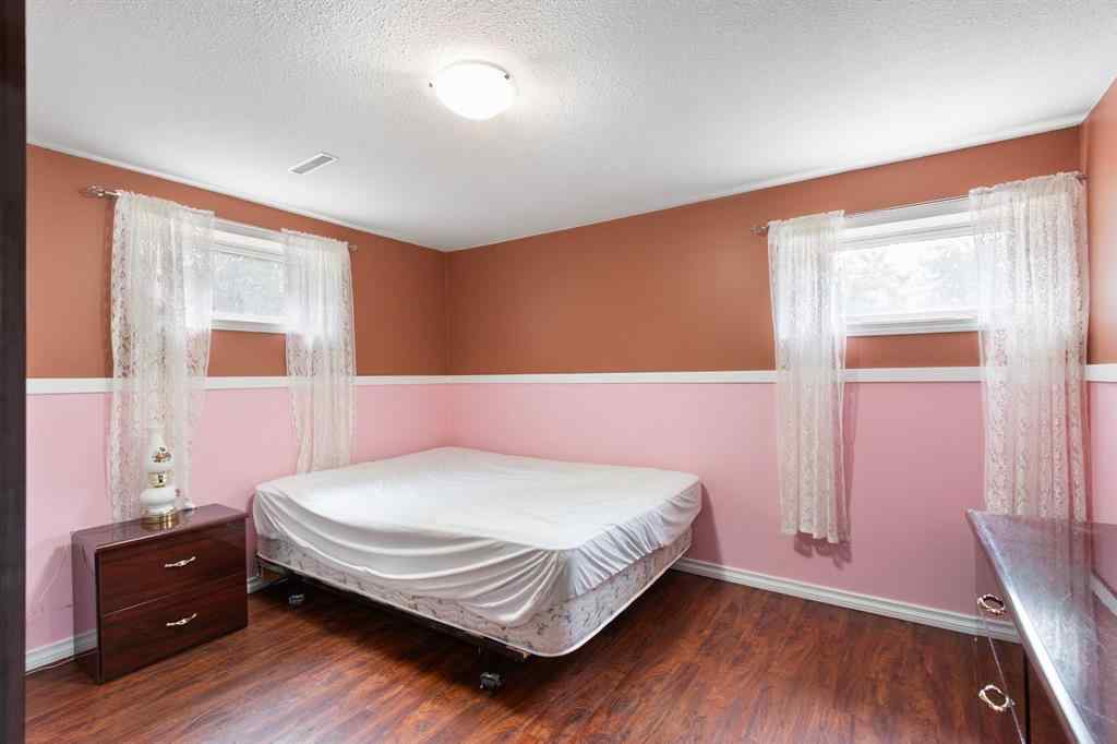 MLS® A2246969 - 5621 50 Street  in NONE Olds, Residential