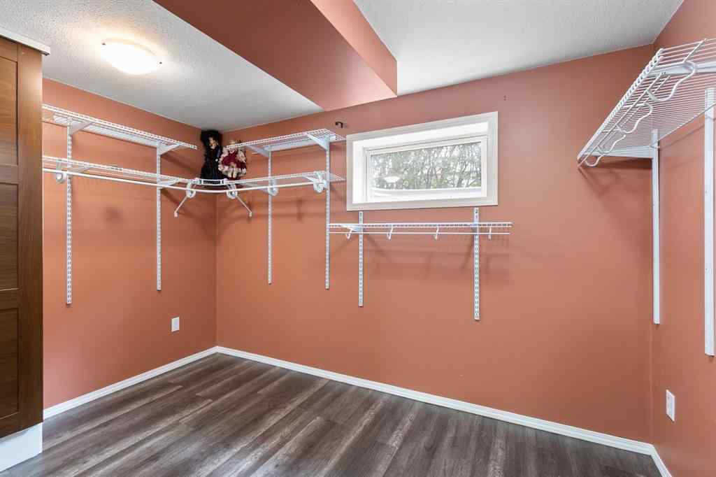 MLS® A2246969 - 5621 50 Street  in NONE Olds, Residential