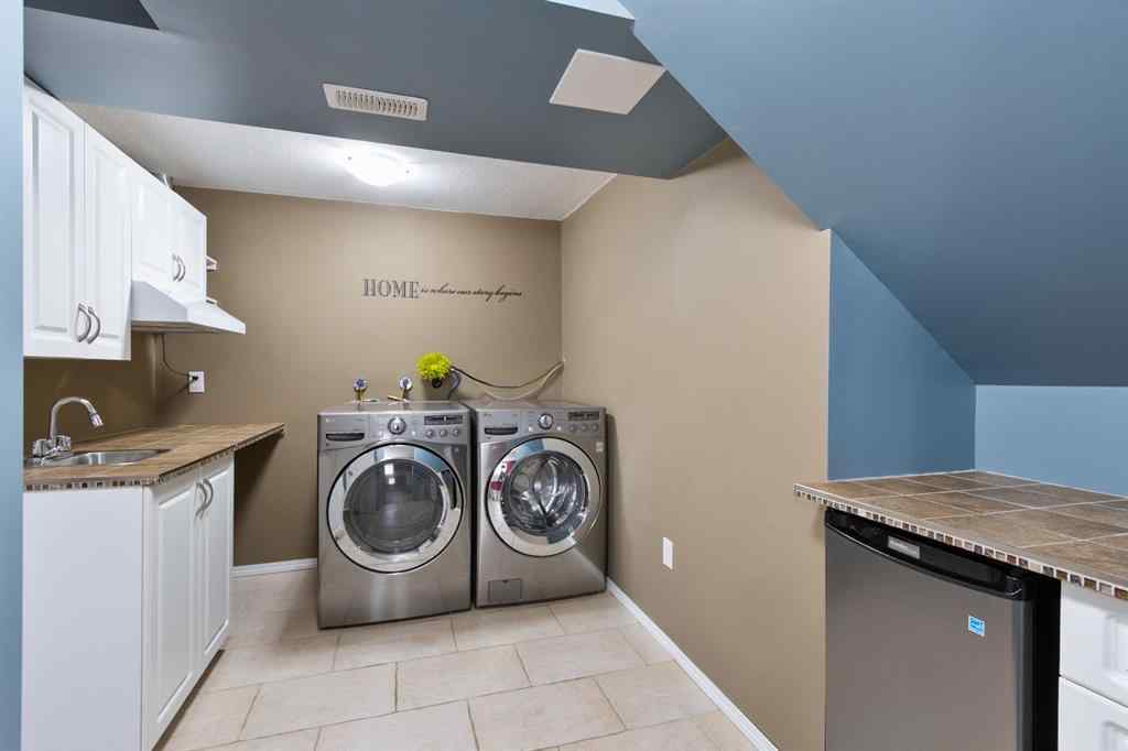 MLS® A2246969 - 5621 50 Street  in NONE Olds, Residential