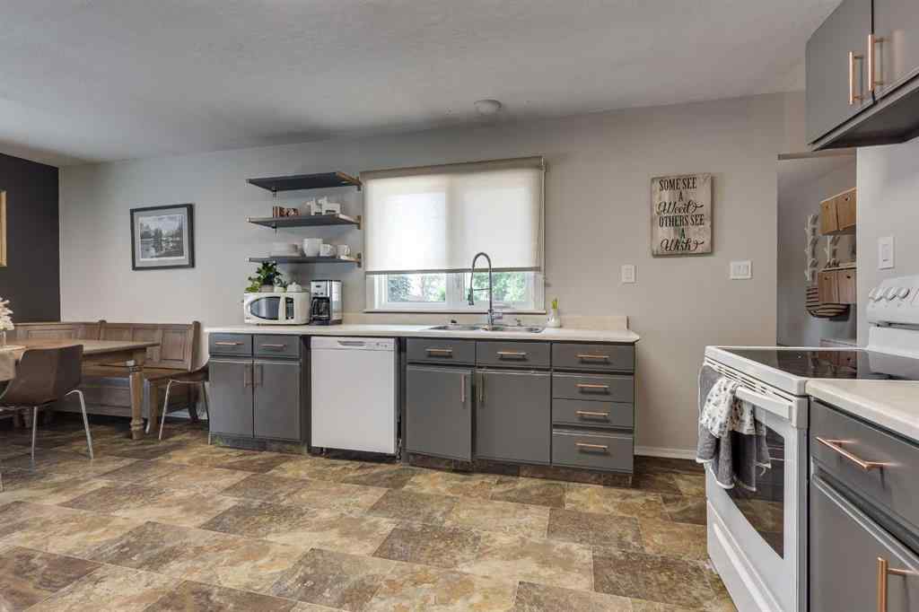 MLS® A2246981 - 5908 57 Street  in Tower Stettler, Residential