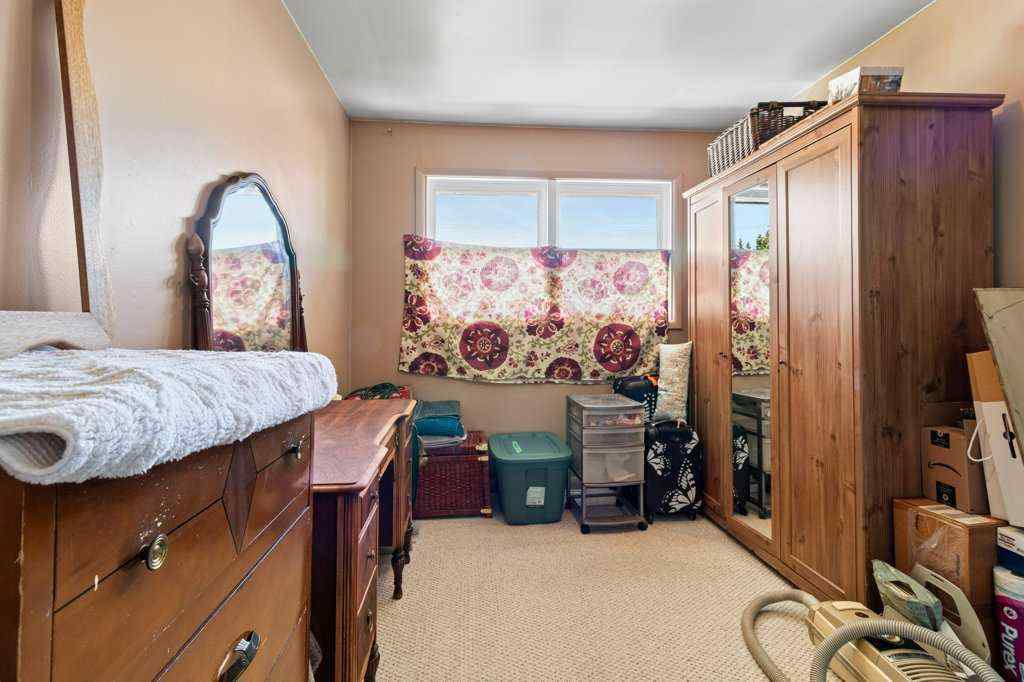 MLS® A2246985 - 3734 46 Street  in Eastview Red Deer, Residential