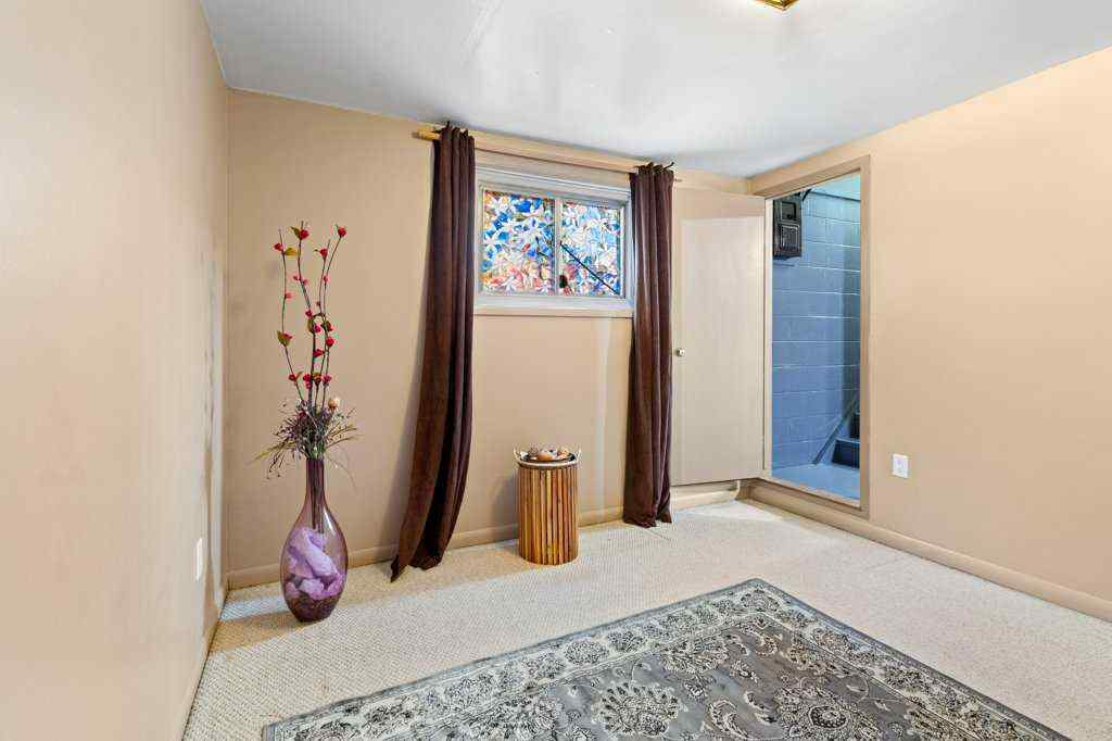 MLS® A2246985 - 3734 46 Street  in Eastview Red Deer, Residential