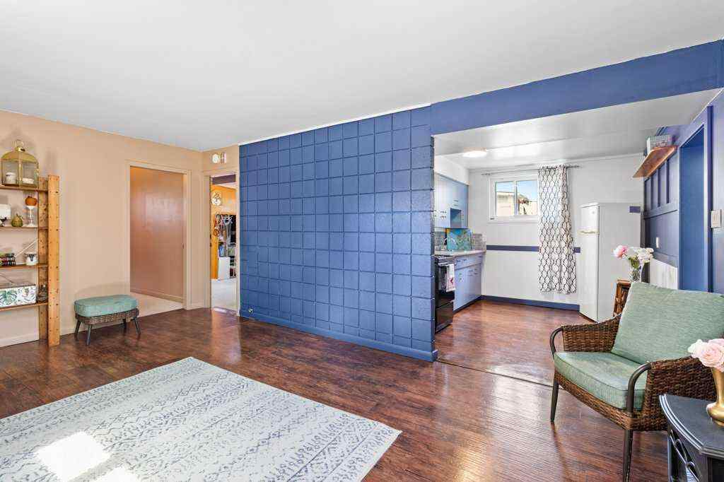 MLS® A2246985 - 3734 46 Street  in Eastview Red Deer, Residential