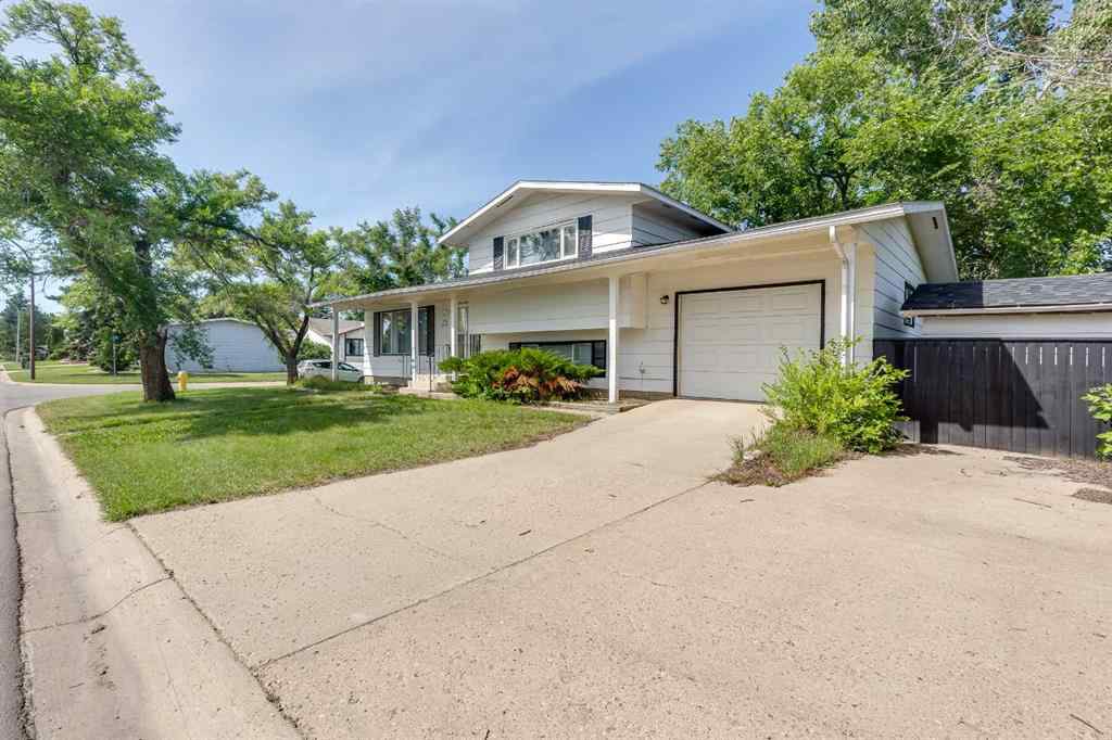 MLS® A2246988 - 5902 40 Avenue  in Grandview Stettler, Residential