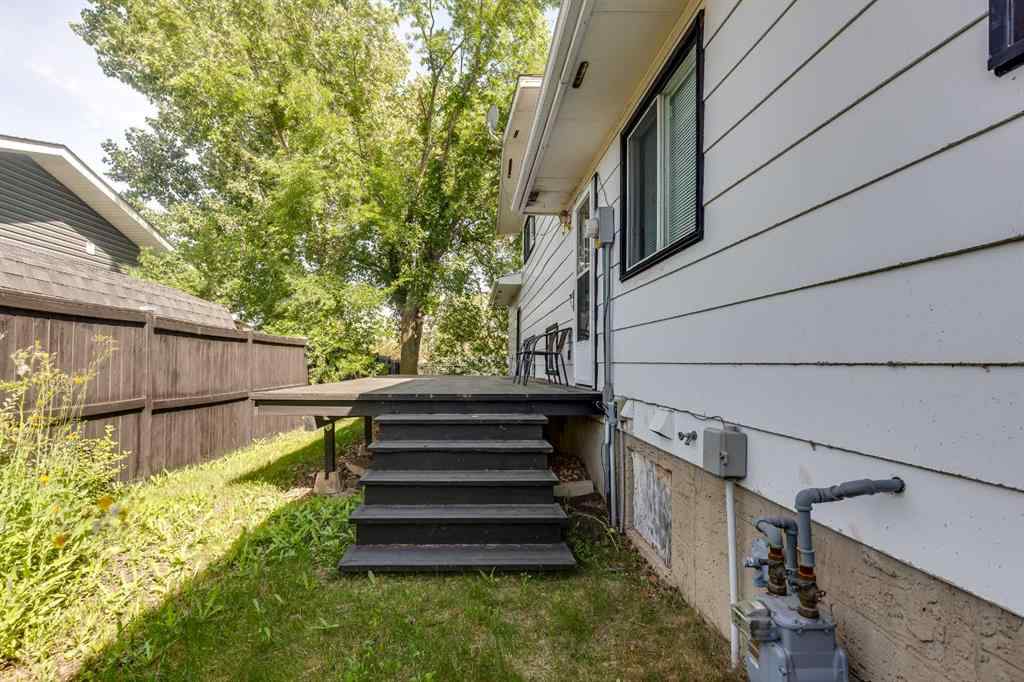 MLS® A2246988 - 5902 40 Avenue  in Grandview Stettler, Residential