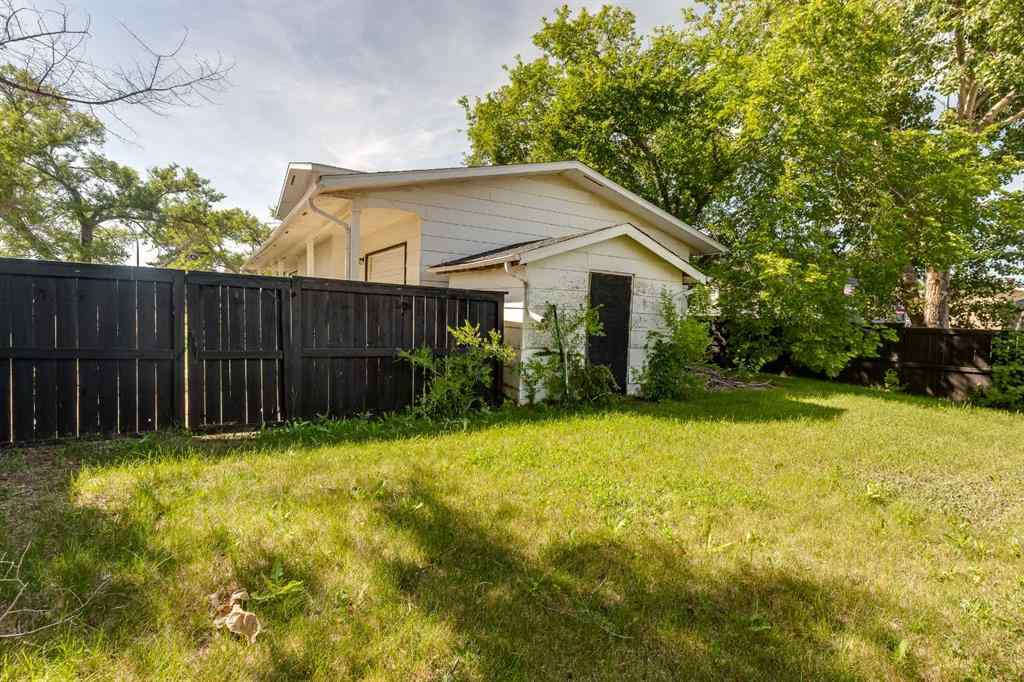 MLS® A2246988 - 5902 40 Avenue  in Grandview Stettler, Residential