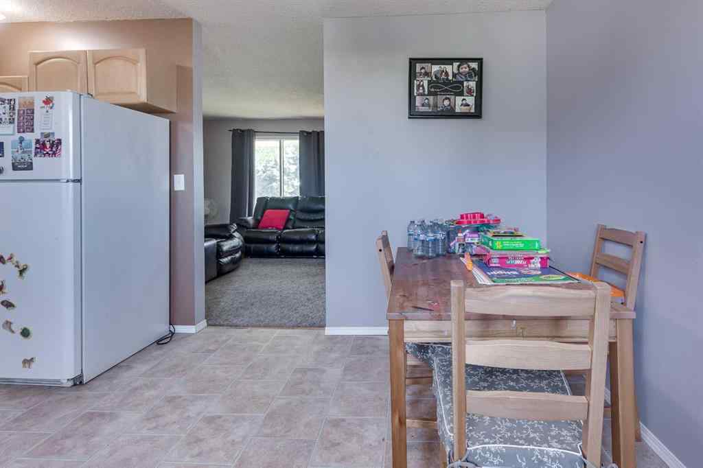 MLS® A2246988 - 5902 40 Avenue  in Grandview Stettler, Residential