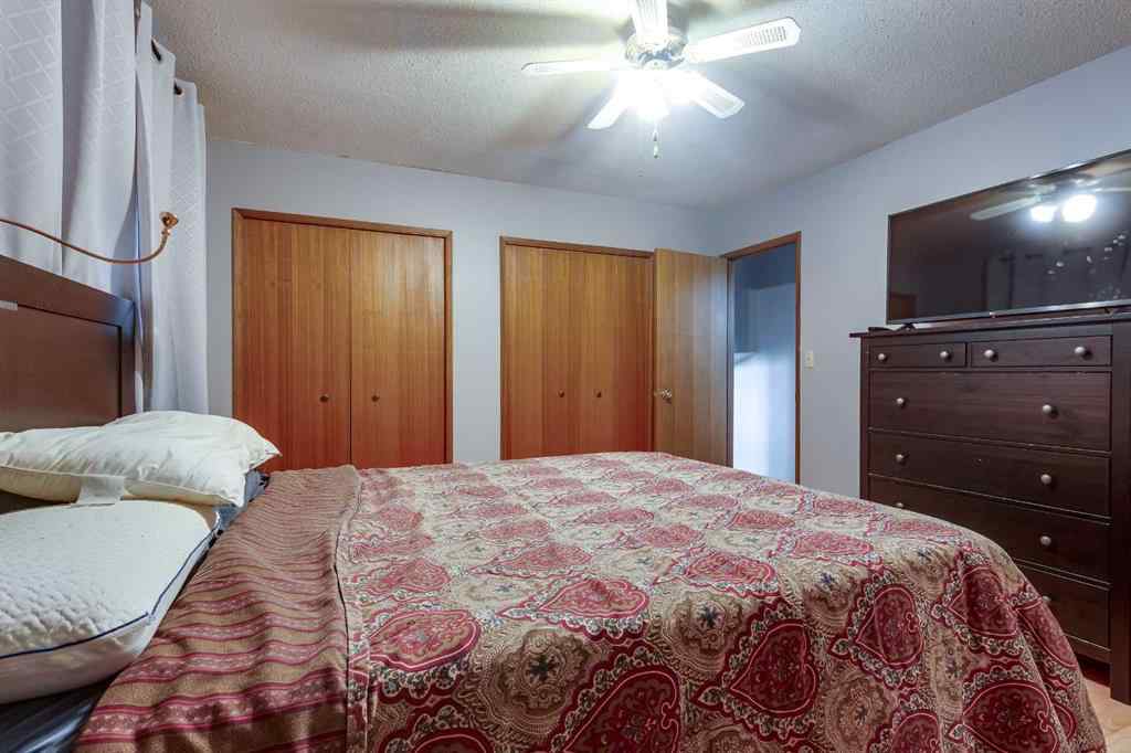 MLS® A2246988 - 5902 40 Avenue  in Grandview Stettler, Residential