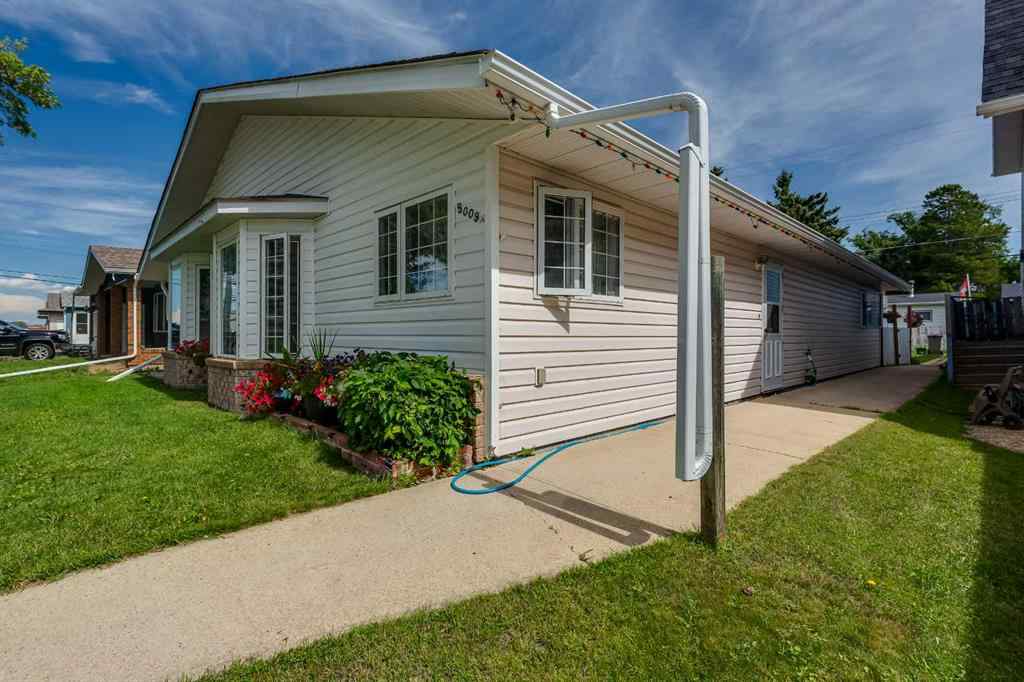 MLS® A2246992 - 5009A 53 Street  in Downtown West Stettler, Residential
