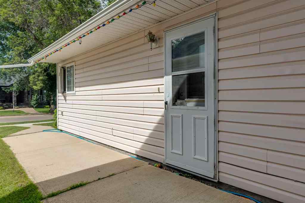 MLS® A2246992 - 5009A 53 Street  in Downtown West Stettler, Residential