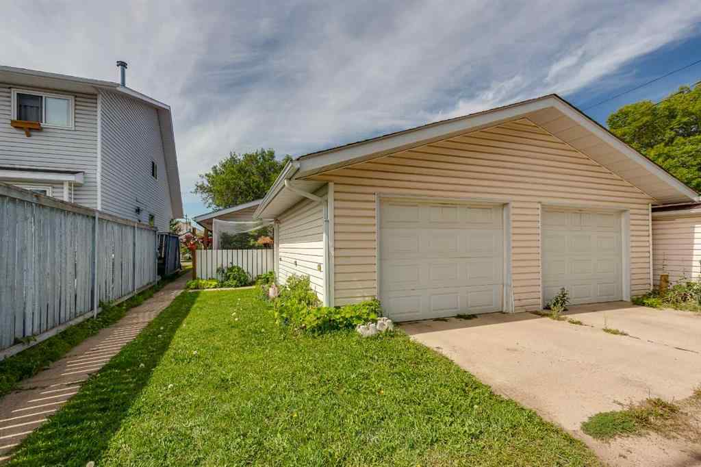 MLS® A2246992 - 5009A 53 Street  in Downtown West Stettler, Residential