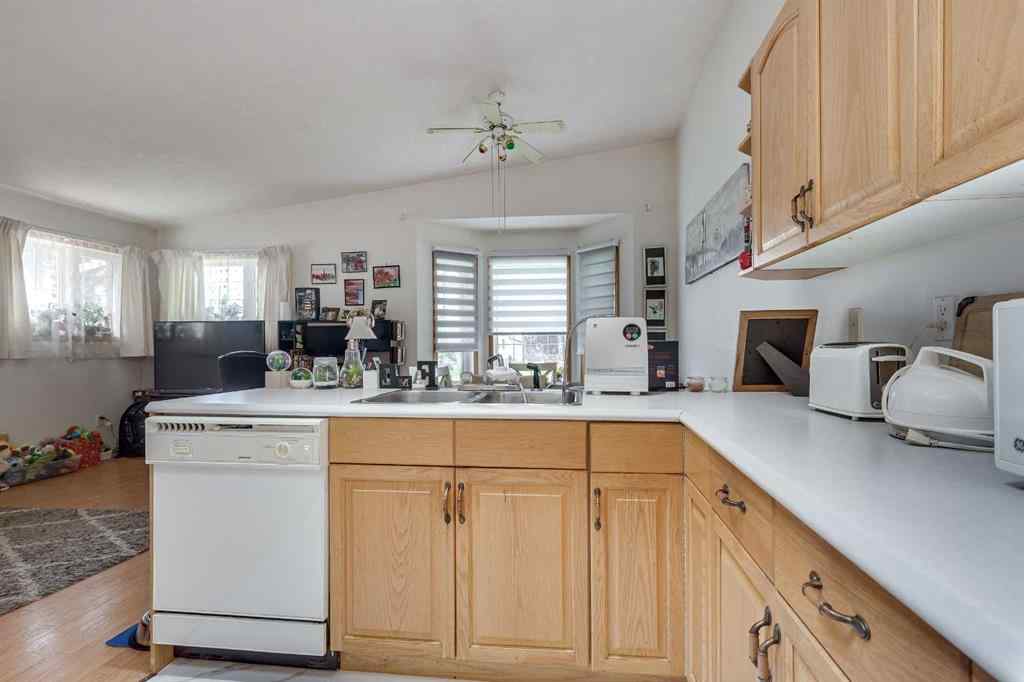MLS® A2246992 - 5009A 53 Street  in Downtown West Stettler, Residential