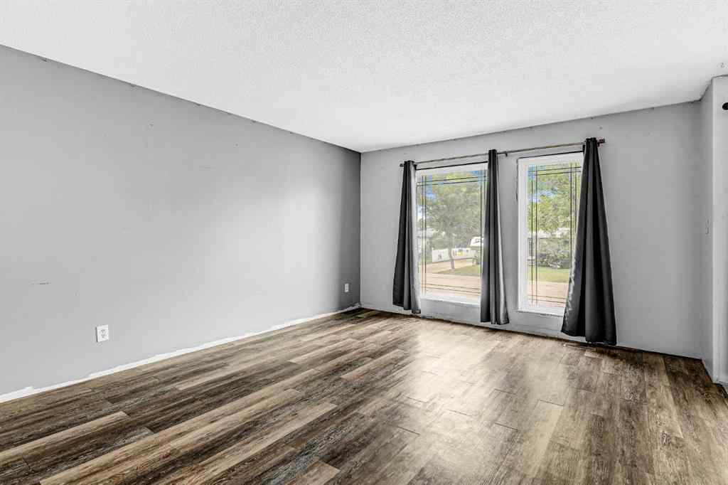 MLS® A2247005 - 11407 96A Street  in Mountview Grande Prairie, Residential