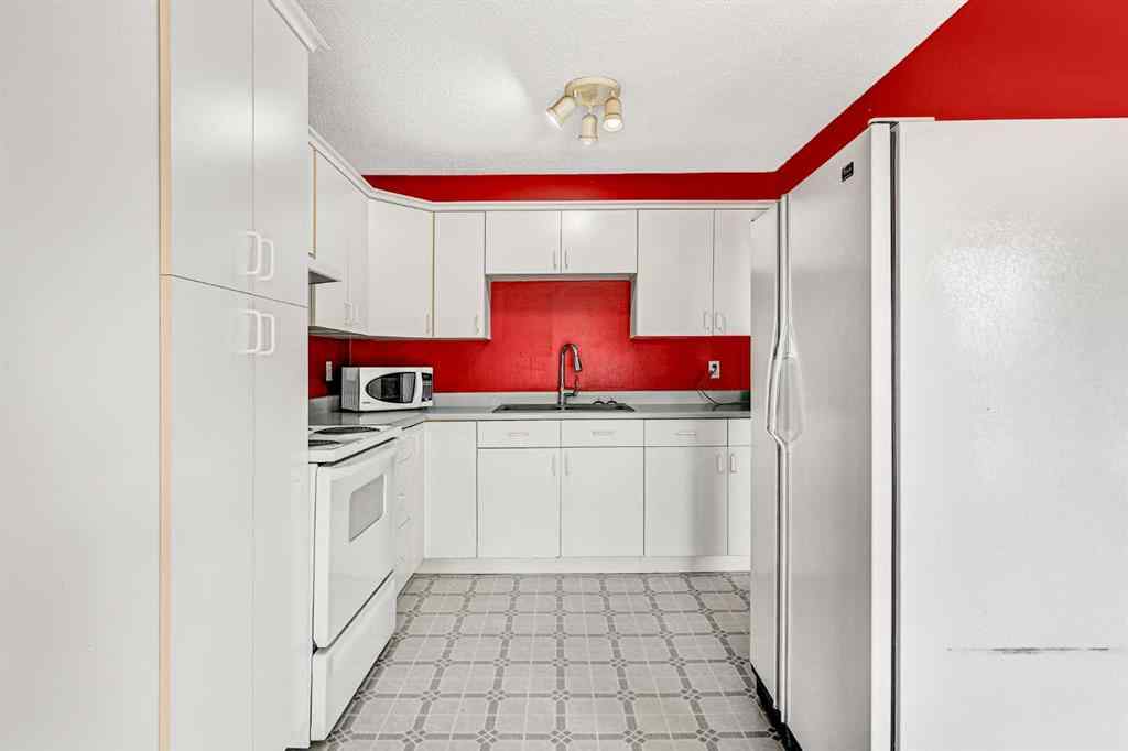 MLS® A2247005 - 11407 96A Street  in Mountview Grande Prairie, Residential