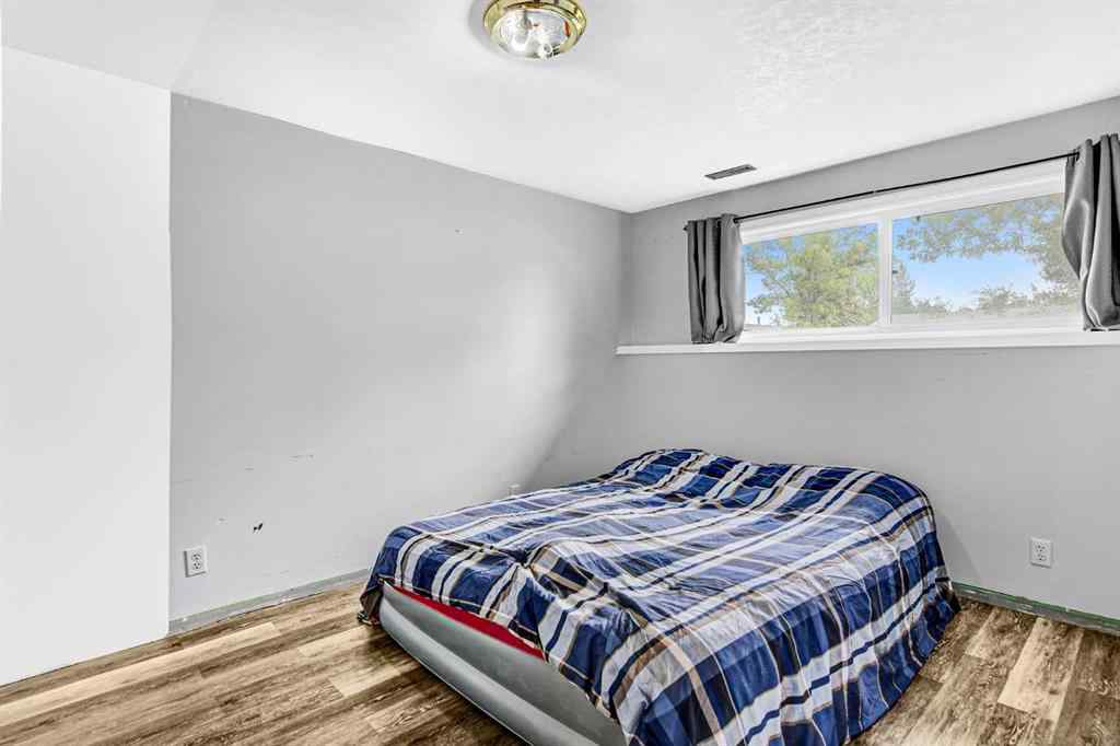 MLS® A2247005 - 11407 96A Street  in Mountview Grande Prairie, Residential