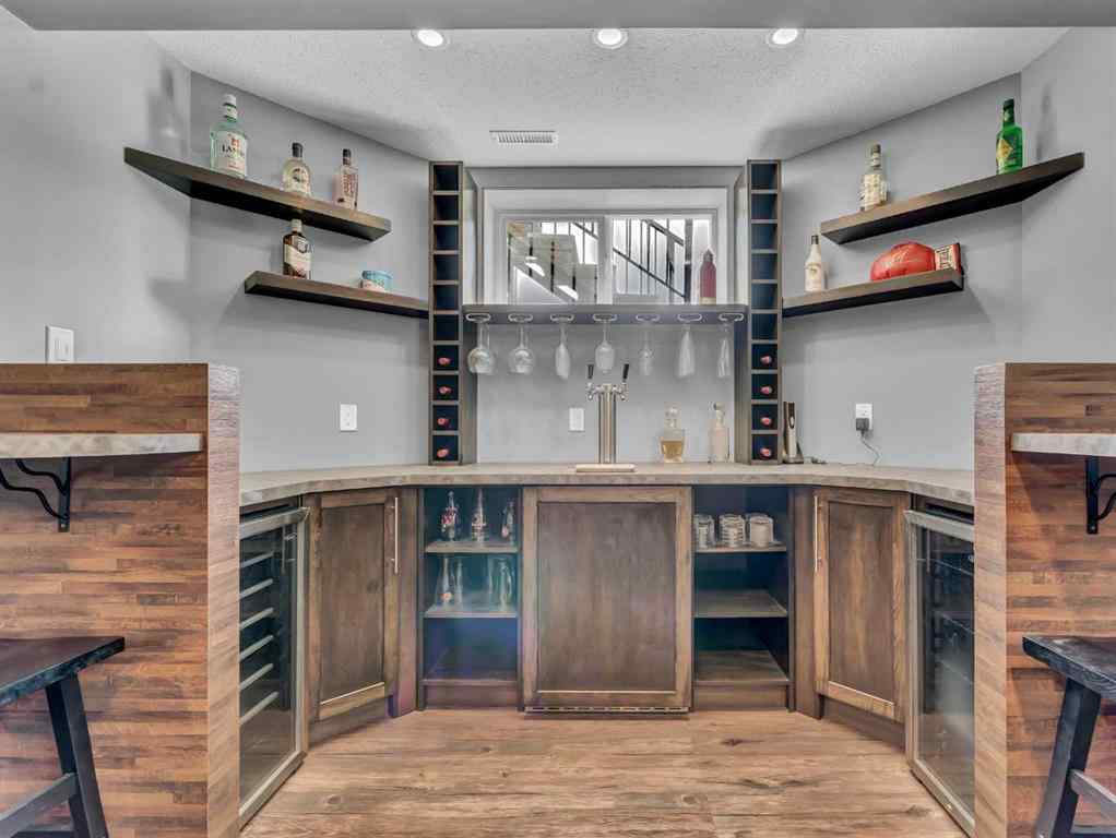 MLS® A2247032 - 246 Somerset Road SE in Southland Medicine Hat, Residential