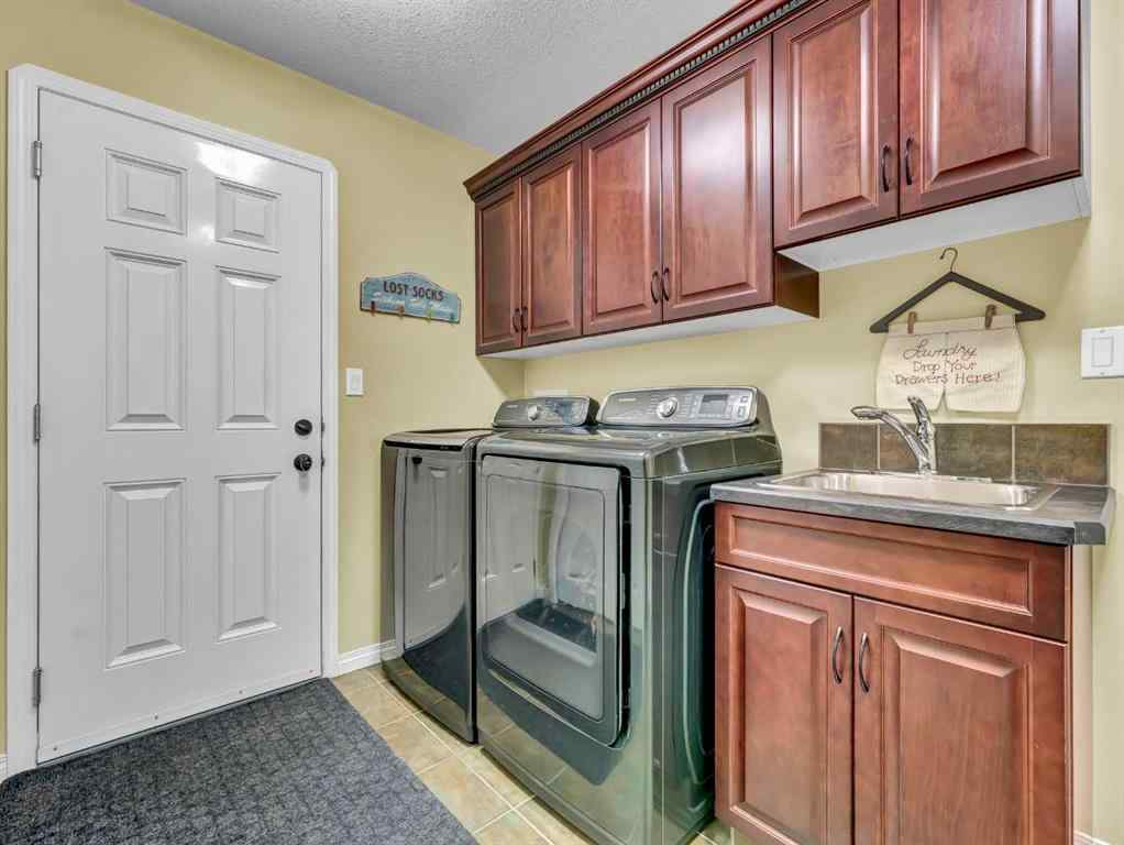 MLS® A2247032 - 246 Somerset Road SE in Southland Medicine Hat, Residential