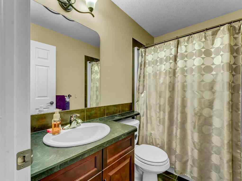 MLS® A2247032 - 246 Somerset Road SE in Southland Medicine Hat, Residential