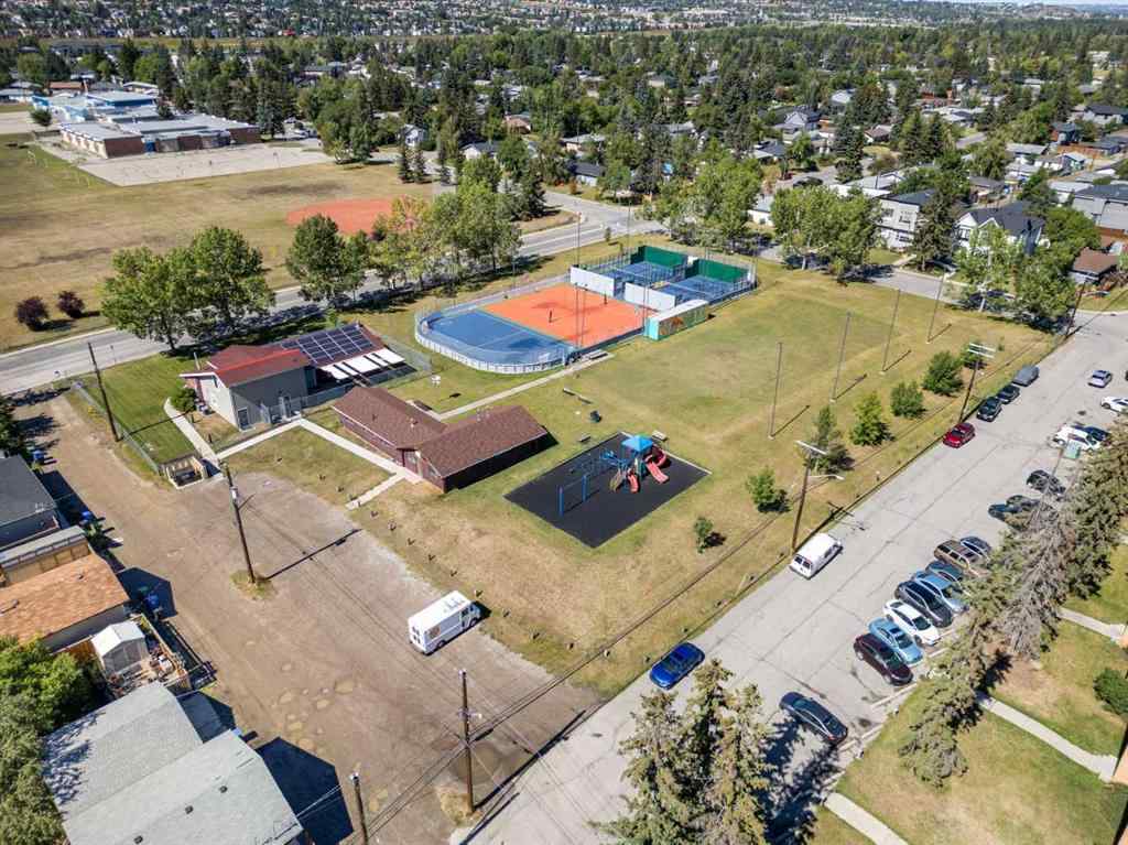 MLS® A2247040 - 3111 39 Street SW in Glenbrook Calgary, Residential