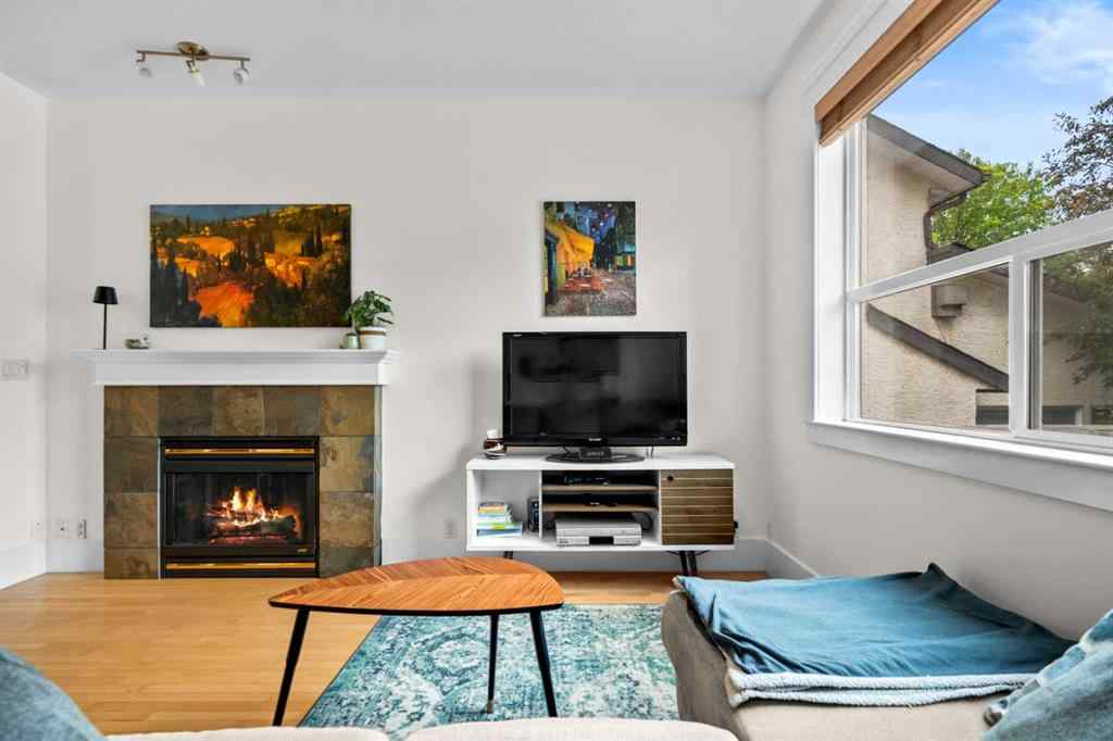 MLS® A2247040 - 3111 39 Street SW in Glenbrook Calgary, Residential