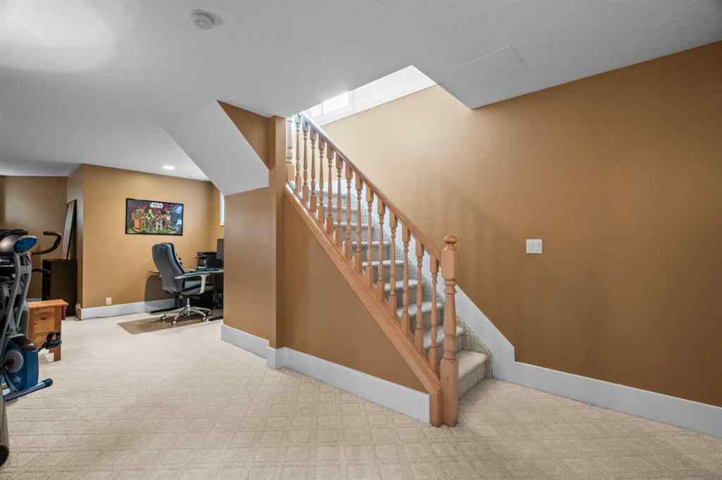 MLS® A2247040 - 3111 39 Street SW in Glenbrook Calgary, Residential