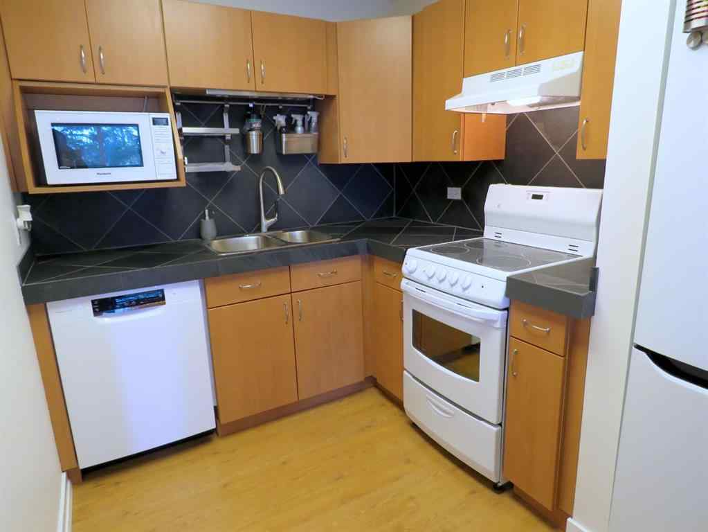 MLS® A2247053 - Unit #204 328 Cedar Crescent SW in Spruce Cliff Calgary, Residential