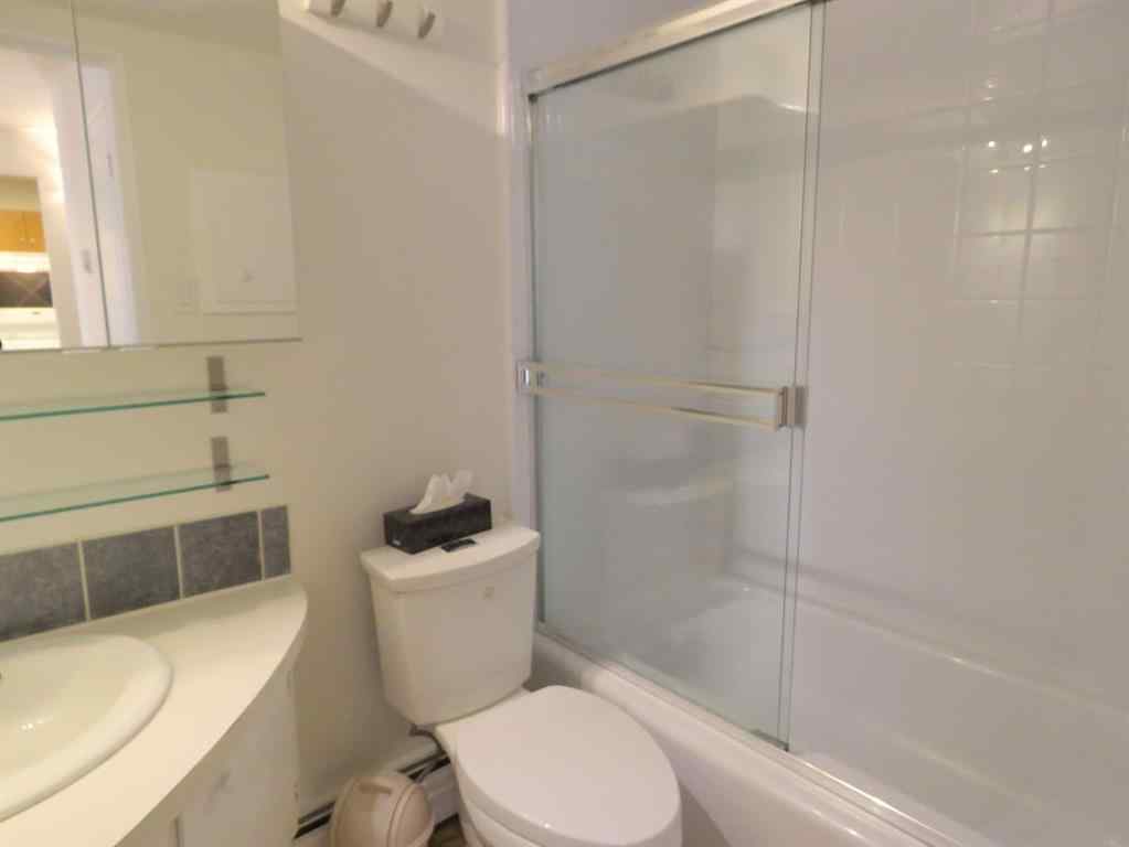 MLS® A2247053 - Unit #204 328 Cedar Crescent SW in Spruce Cliff Calgary, Residential