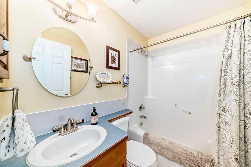 MLS® A2247055 - 60 Cambridge Glen Drive  in Cambridge Glen Strathmore, Residential