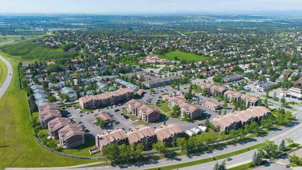 MLS® A2247056 - Unit #12 3212 Edenwold Heights NW in Edgemont Calgary, Residential