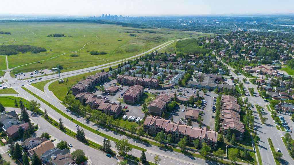 MLS® A2247056 - Unit #12 3212 Edenwold Heights NW in Edgemont Calgary, Residential
